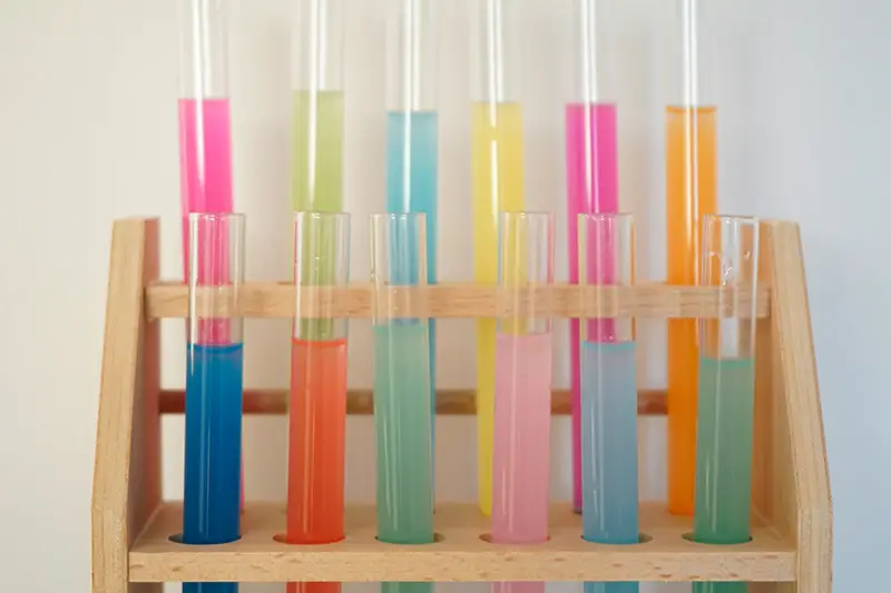 Tubes à essais colorés